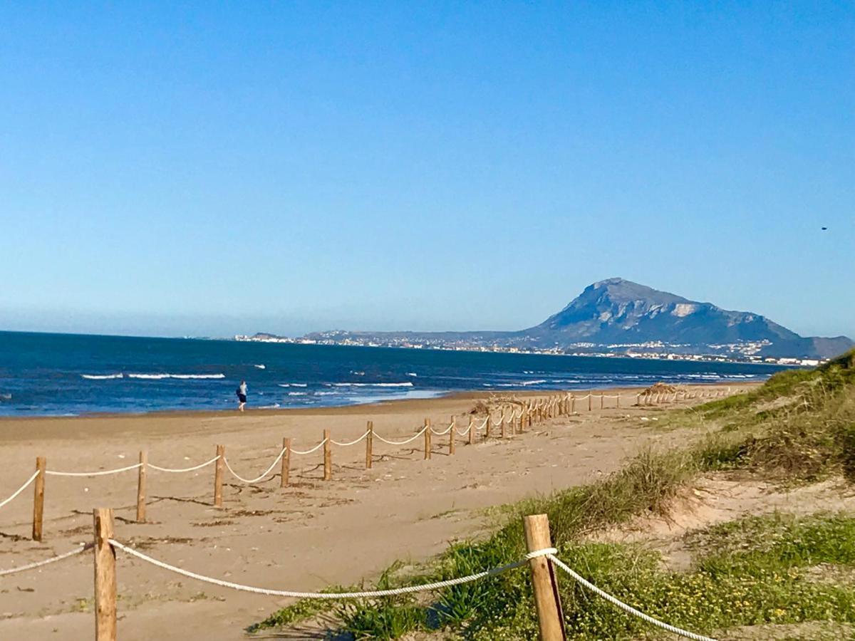 Villa en Oliva Nova, jardín privado a 100m de la playa Exterior foto